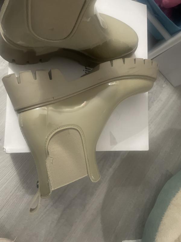 Customer carousel item 2.