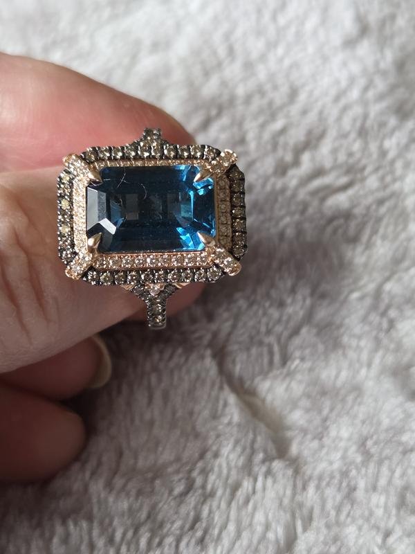 Customer carousel item 1.