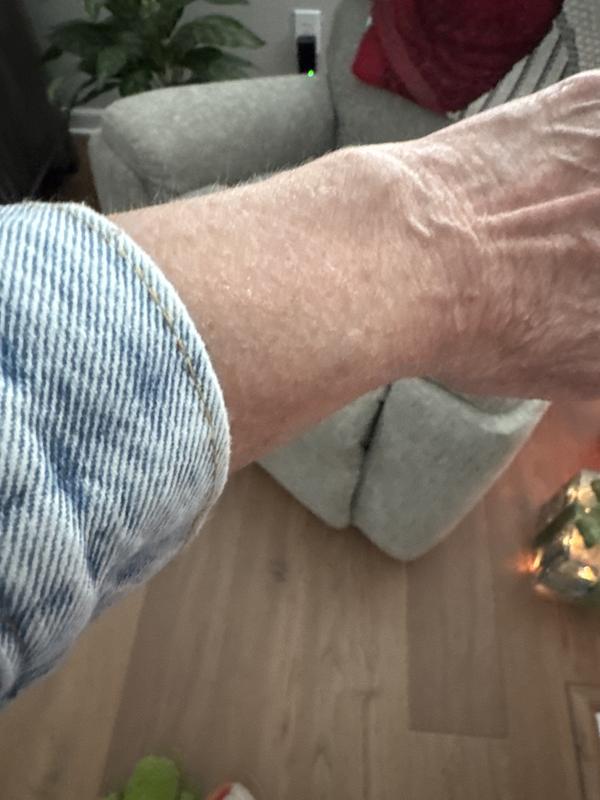 Sooooo short in the sleeves!!! Size small