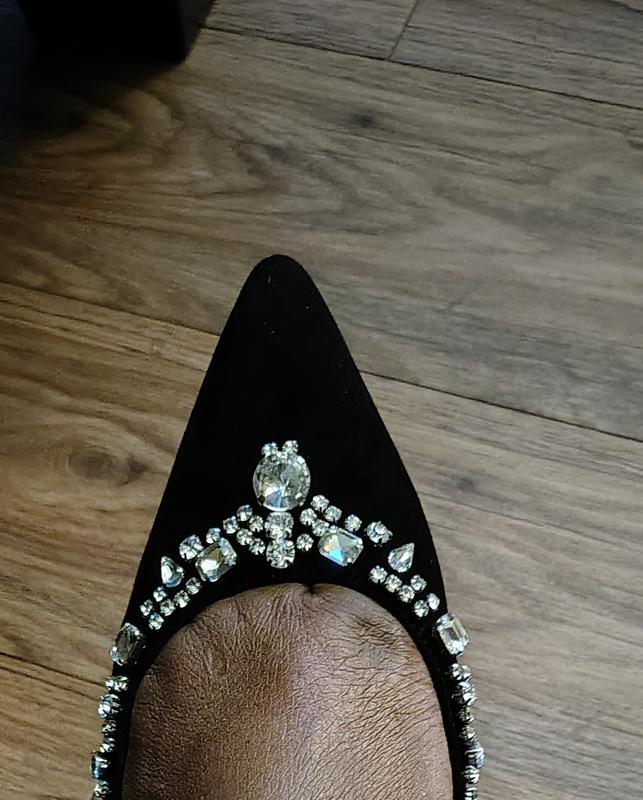 Absolutely gorgeous shoe.