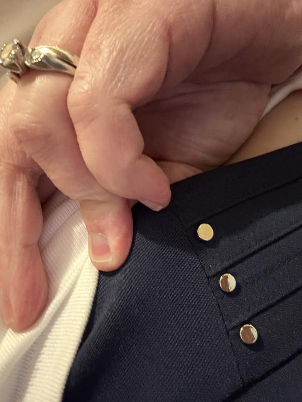 Love the rivets!