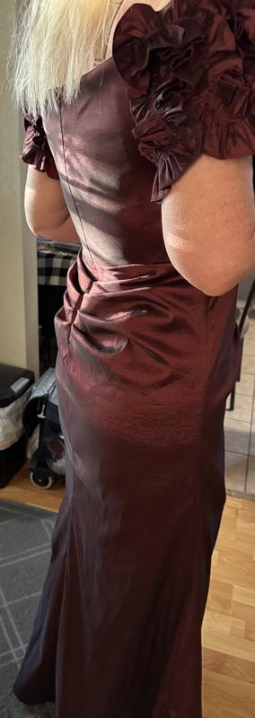 This is not a 16 petite.