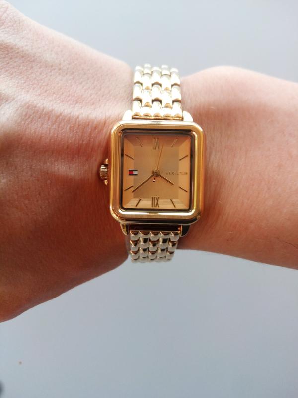 Customer carousel item 12.