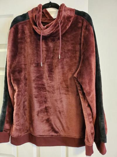 Beautiful Funnel-Neck Shirt