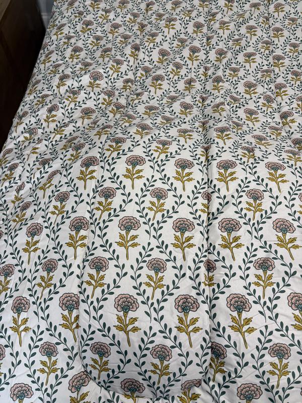 Loved the flowers on the comforter
