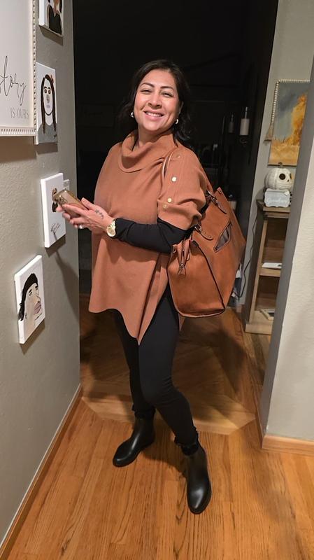 This poncho really compliments my work style. It's very casual & comfortable.