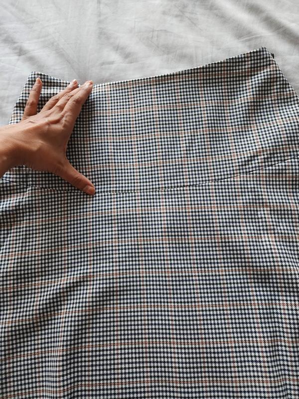 Divider between high waist and flair