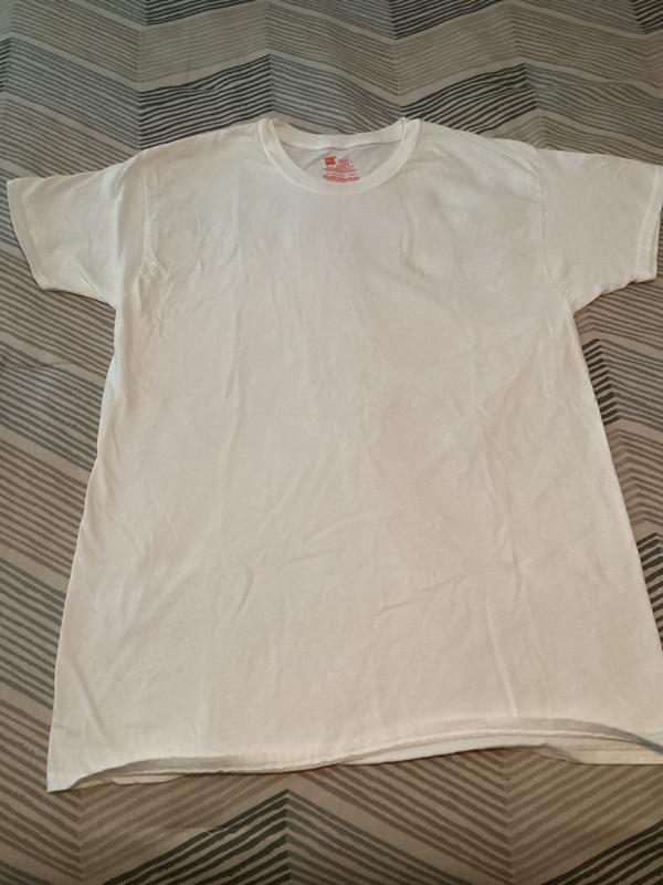Modern cut sleeves, narrow hems