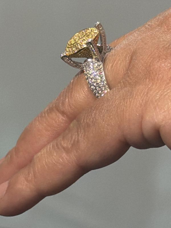 Customer carousel item 6.