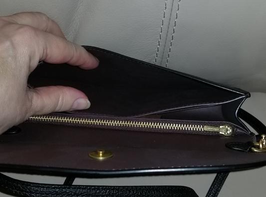 Interior close-up - Unzippered pocket