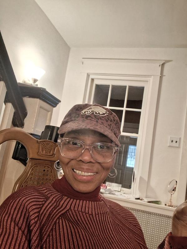 Runs True to size. I wanted the large but I got the xl because  the large was sold out. Im 5'6 142lbs.