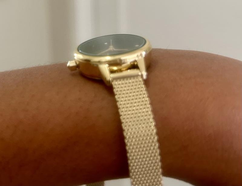 The watch itself is not bulky and did not cause me any discomfort after wearing it for a full day.