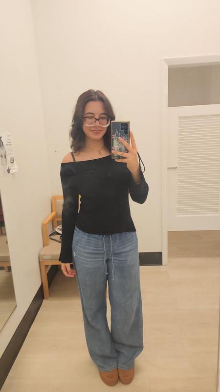 Didn’t particularly have many pictures other than the dressing room, but i tried it on and knew i had to buy it