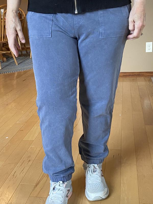 Color seems like a blue gray