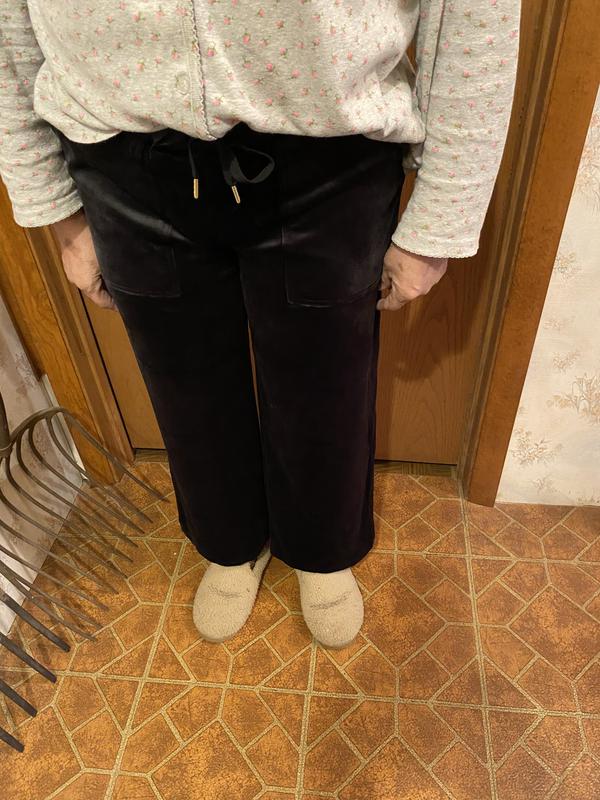 Elastic and drawstring waistband.