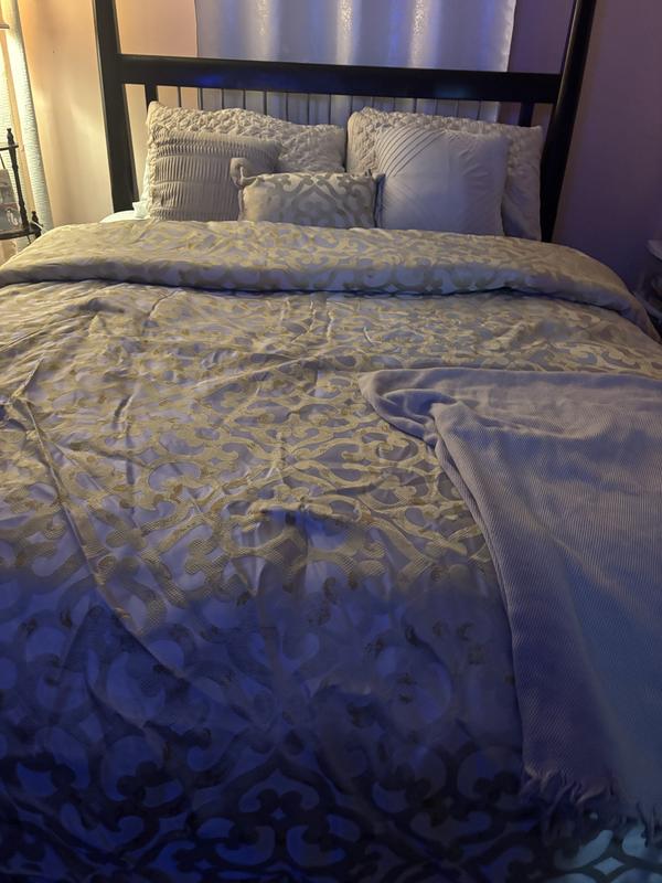 Best comforter set! Go shop at Macys