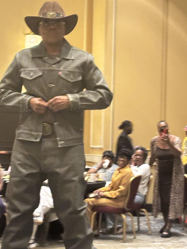 Men's Standard-Fit Trucker Jacket