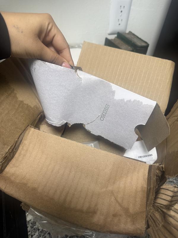 This is what UPS delivered to me…Nothing else to say.