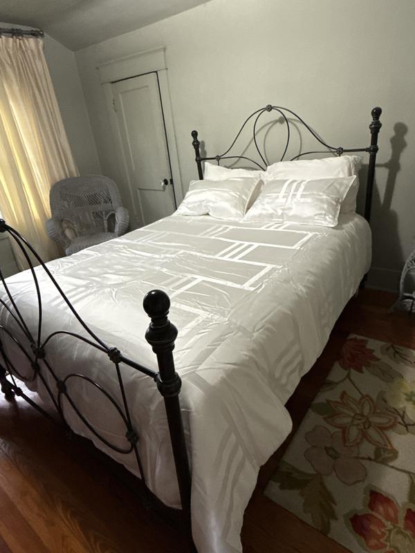 Photo from Bed Cover Set