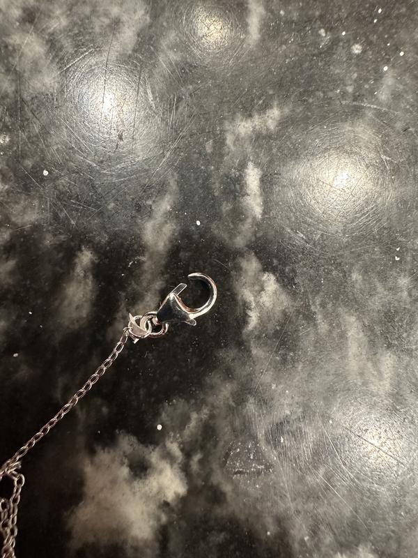 Clasp doesn’t close.