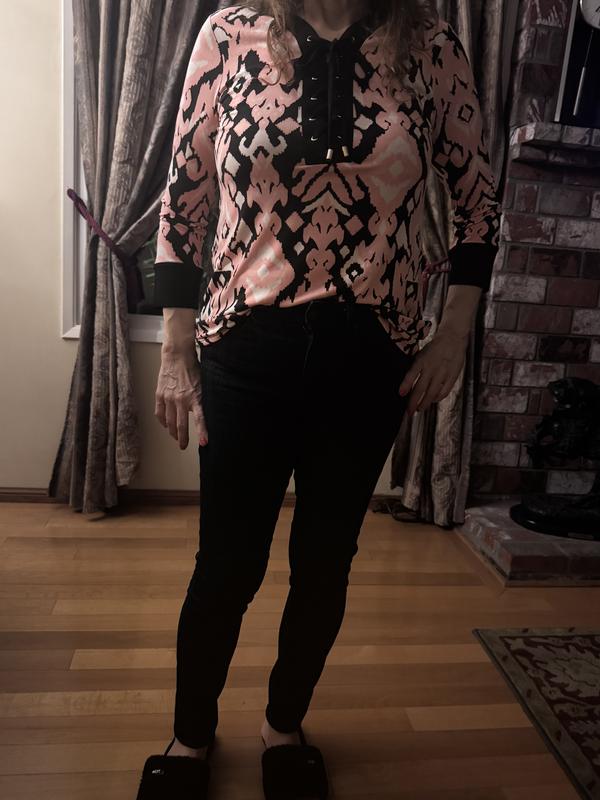 Customer carousel item 10.