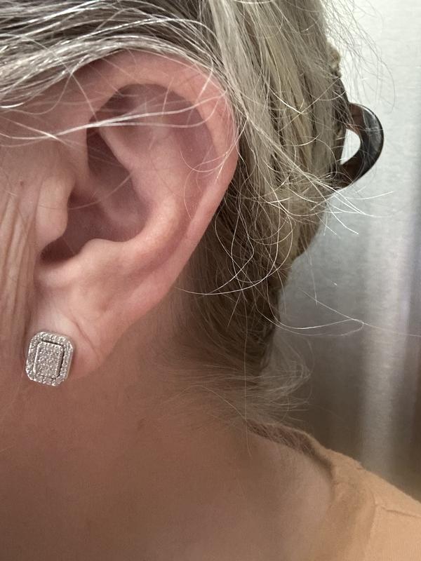 Customer carousel item 4.