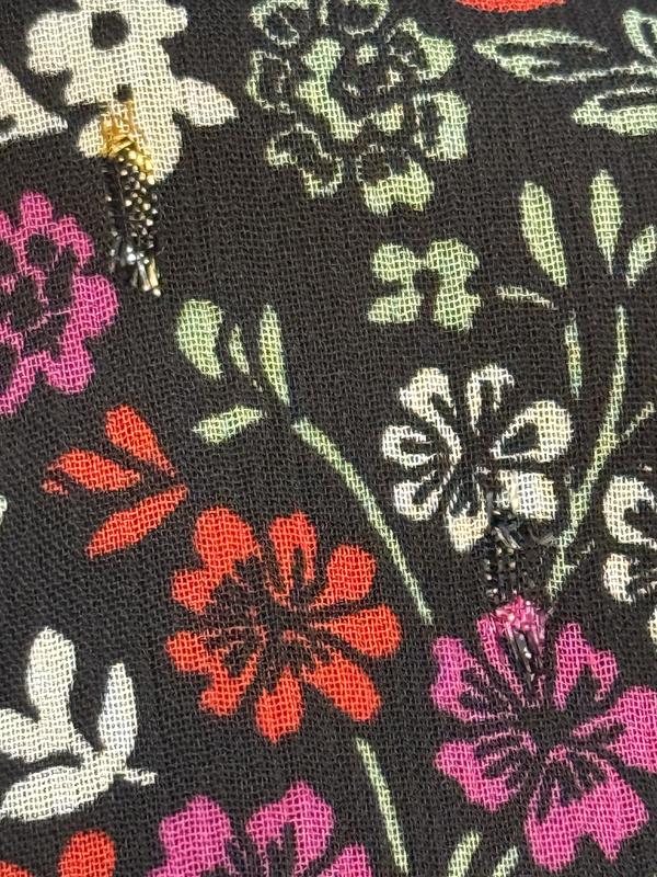 Unusual gold metallic accents