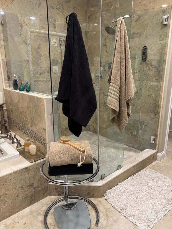 The “toast” colored towels pair nicely with the black towels.