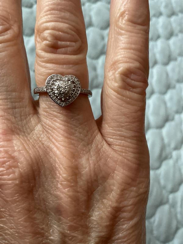 Pretty, Dainty Heart Ring