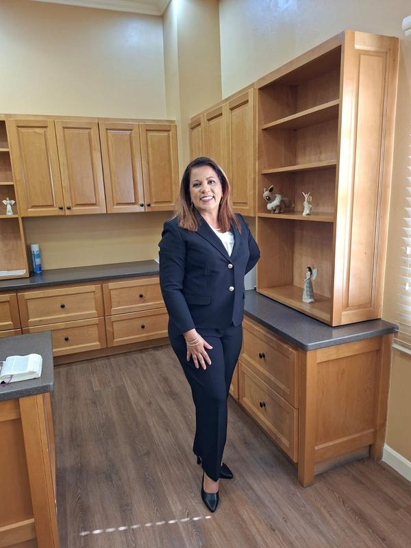 I can depend on Kasper to fit perfectly when I need a professional suit without a fitting.