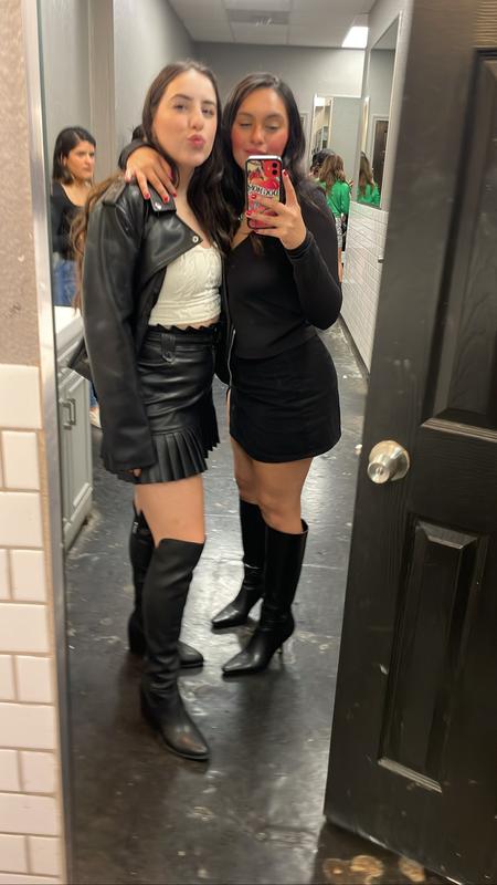 cute with so many outfits