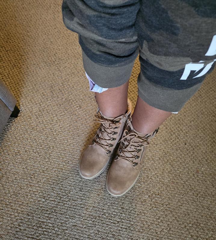 Customer carousel item 1.