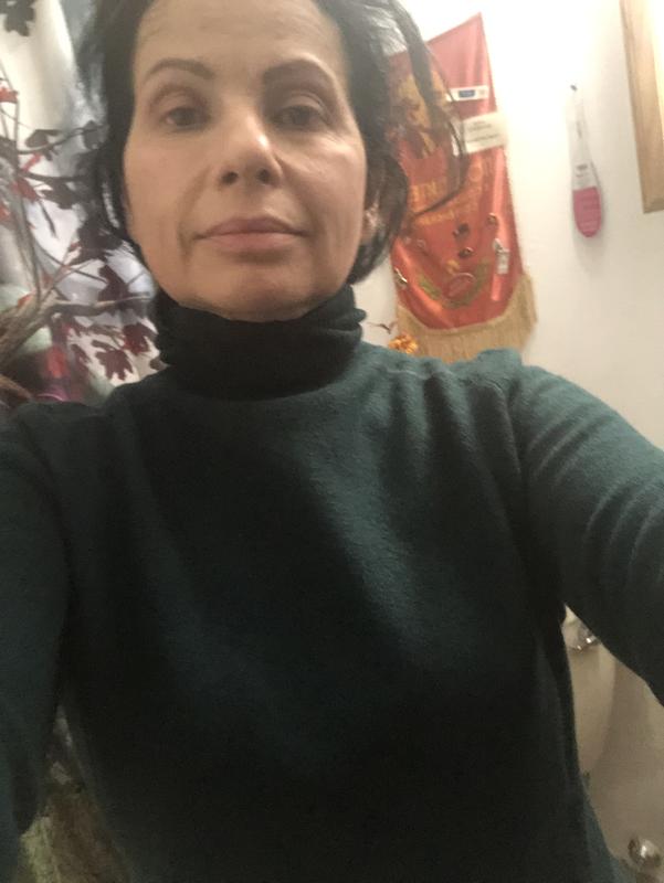 The same sweater but green color💜