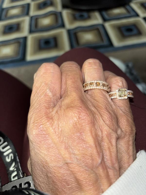 Customer carousel item 7.