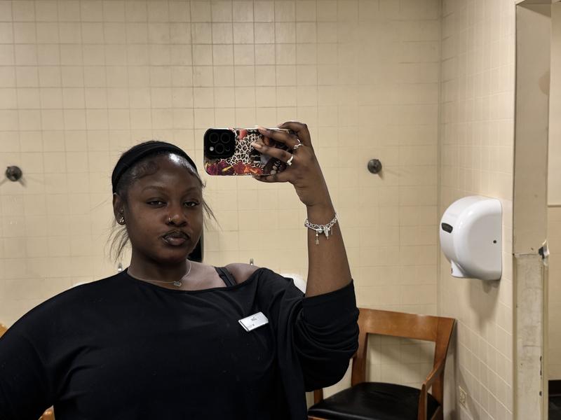 wearing it here w/ a lip liner