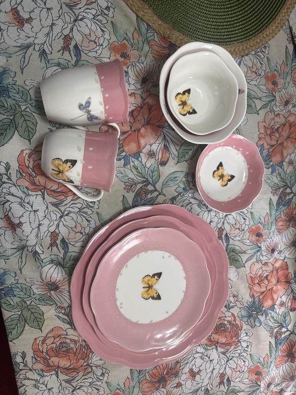 Customer carousel item 3.