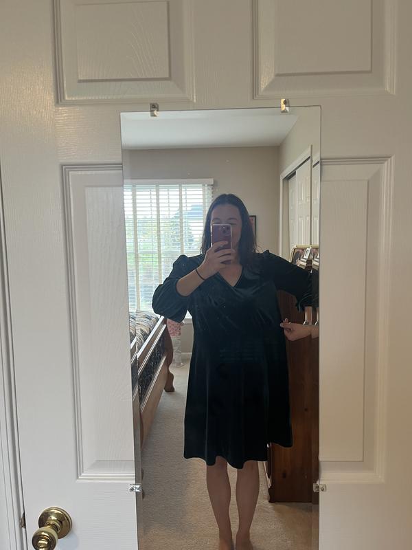 This is a size medium. I have a size 4 or 6 waist and it is too large on me