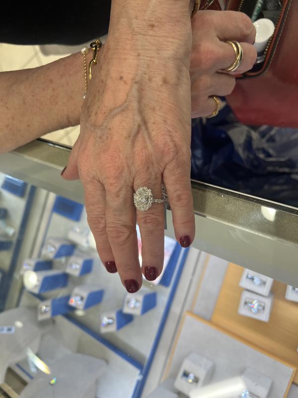 Customer carousel item 6.