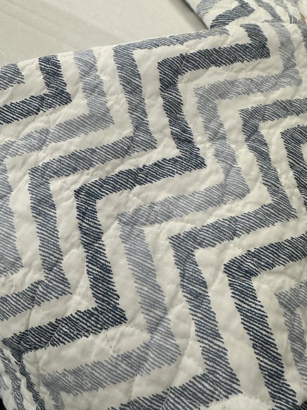 Colors went well with our dark blue bedsheet.