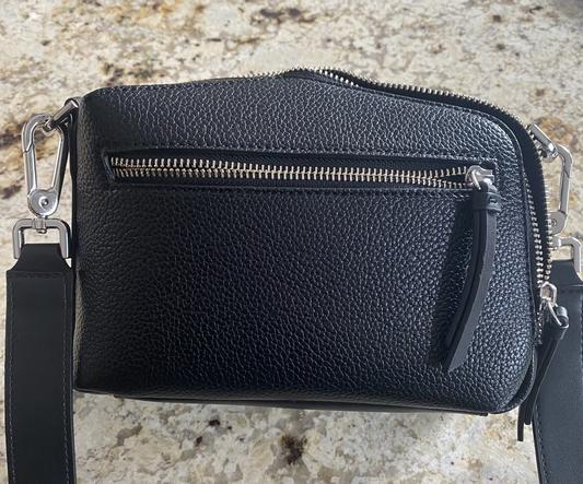 Zipper pocket on back