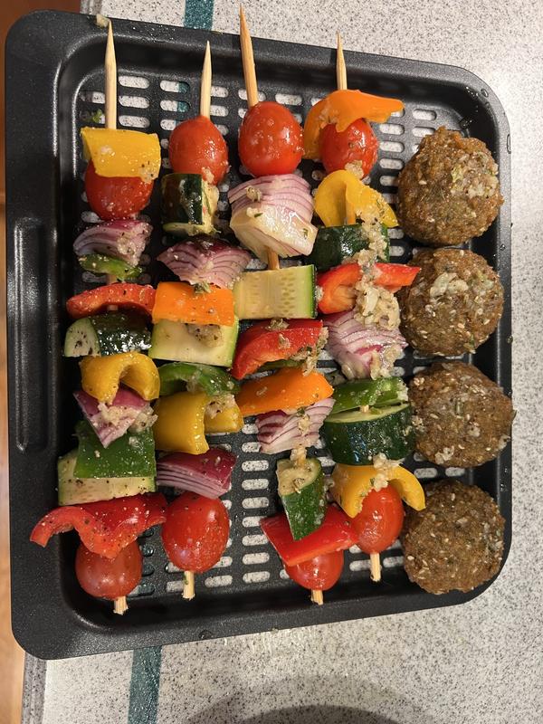 Crab cakes! Veges! Falafels and Kabobs!