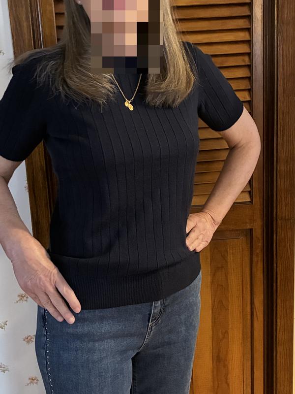 Customer carousel item 12.