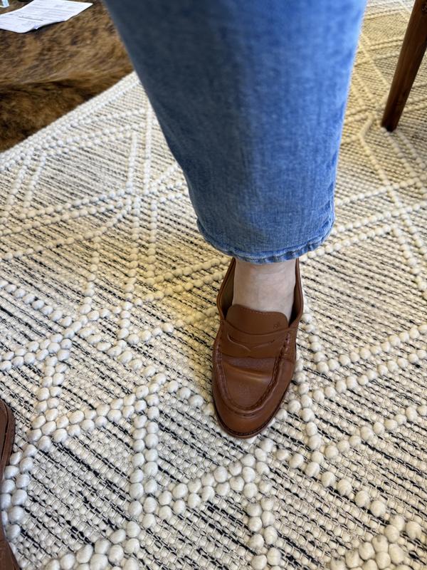 Women's Wynnie Loafers