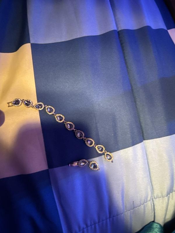 Customer carousel item 1.