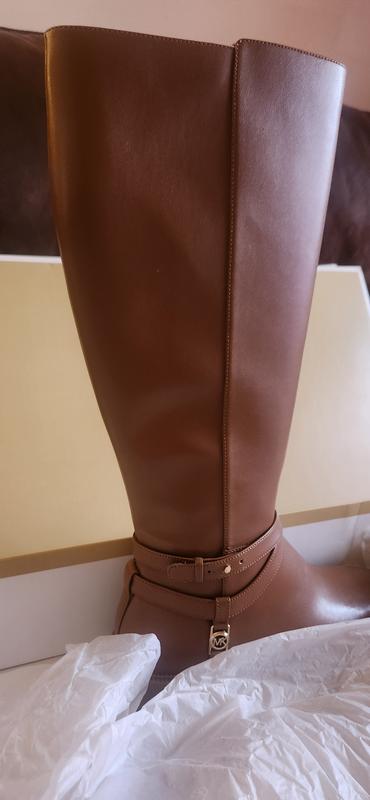 Customer carousel item 1.