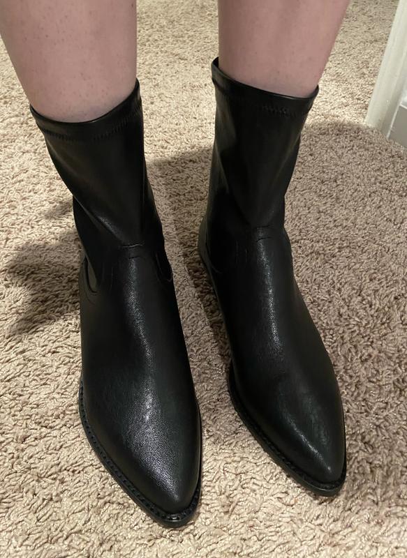 Photo from ReviewerBee