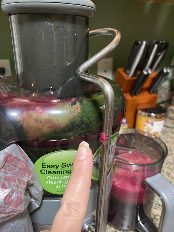 This is where the beet juice started to escape also the metal latch