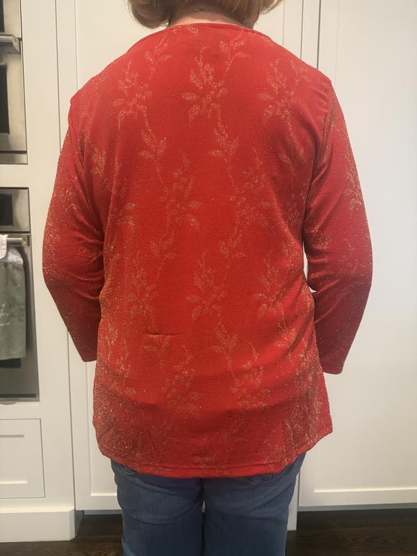 Looks fine with jeans, too!  I also like the length of this top.