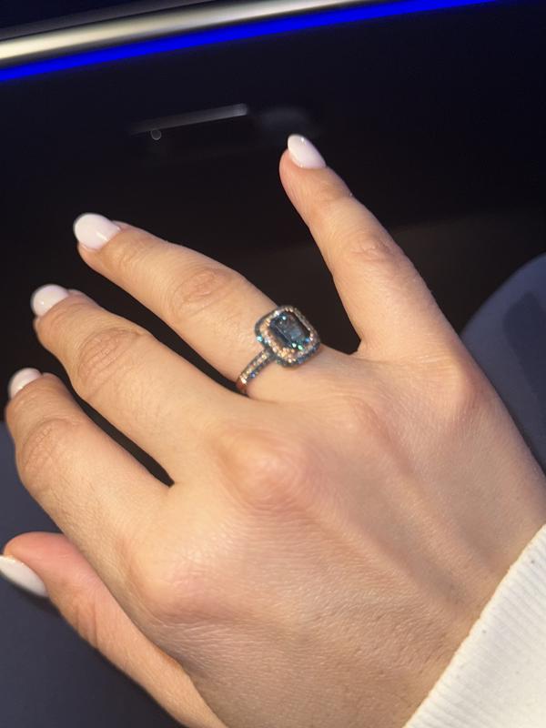 The photos don’t do justice. It’s so beautiful and sparkly in real life!