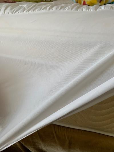 Elastic all the way around! And easily fits an oversize plush mattress.